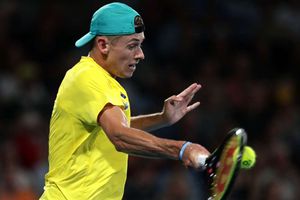 De Minaur out of Australian Open due to abdominal injury