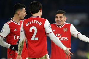 Premier League Review: Arsenal hold Chelsea in dramatic derby, Aguero bails out Man City