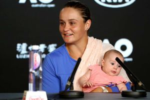 Australian Open 2020: Perspective for Barty as top seed fronts media with niece after semifinal shock