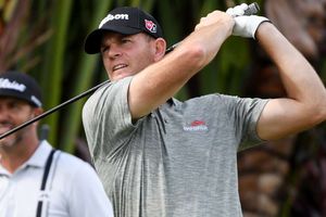 Steele, Davis lead as Thomas misses cut in Hawaii