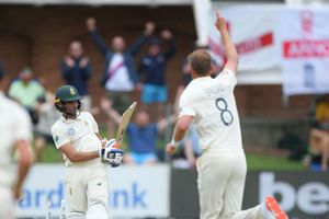 Four wickets, one run! England enforce follow-on after Proteas' stunning collapse