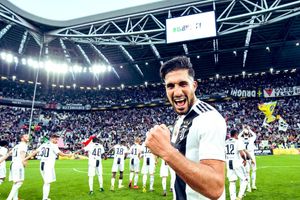 Premier League quartet want former Liverpool midfielder