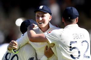 Crawley out to follow Sibley's example against South Africa