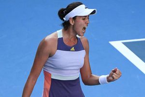 Australian Open 2020: Muguruza's renaissance continues with semi-final success over Halep