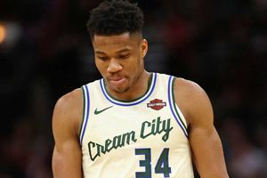 NBA wrap: Bucks fall to Spurs, 76ers snap skid and Doncic posts another triple-double