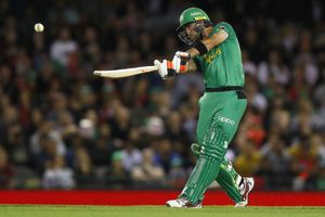 Big Bash League: Magnificent Maxwell mullers Renegades to seal derby win
