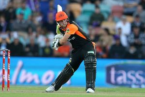 Big Bash League: Inglis, Marsh and Richardson do the damage as Scorchers hammer Hurricanes