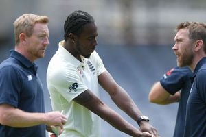 Archer elbow injury compounds England's woes as Root wins toss