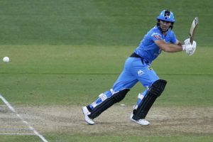 Big Bash League 09: Wells shines as Adelaide Strikers sink table-topping Melbourne Stars