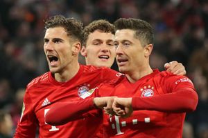 Bayern Munich 5-0 Schalke: Rampant win sees Bundesliga champions close the gap