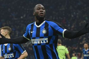 Inter 4-1 Cagliari: Lukaku at the double as Conte's men cruise into last eight