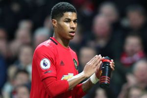 Manchester United 1-0 Wolves: Rashford injured in FA Cup replay win