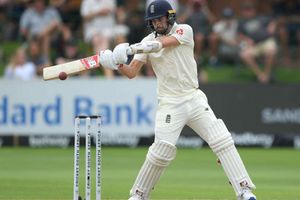 England withdraw declaration and bat on in bizarre scenes at Port Elizabeth