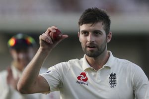 Wood delivers on pledge to Root with superb second day