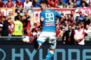 Manchester United want Napoli hitman