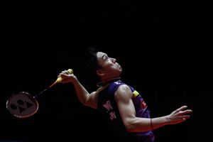 World number one Momota hurt, driver killed in Malaysia crash