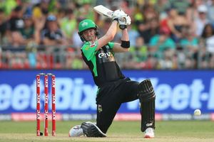 Big Bash League: Larkin shines before late scare for Stars