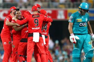 Big Bash League: Heat burn out as Renegades snatch stunning Big Bash win