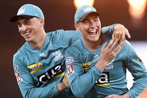 Big Bash League: Heat cut down Hurricanes after contentious Wade dismissal