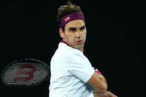 Australian Open 2020: Federer flattens Fucsovics to reach quarter-finals