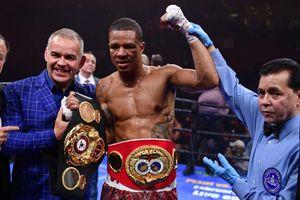Rosario becomes unified champion with Williams upset