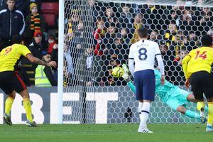 Premier League: Watford 0 Tottenham 0: Gazzaniga rescues Spurs in drab draw
