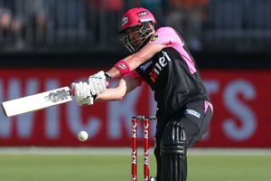 Big Bash League: In-form Sixers see off winless Renegades