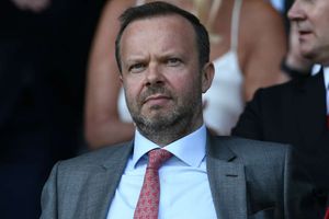 Do people attack Brad Pitt's house if he makes a bad movie? – Raiola condemns Woodward incident