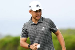 Xander Schauffele maintains lead at Tournament of Champions