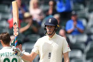England surpass 500,000 Test runs as South Africa stage late fightback