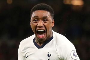 Tottenham 2-0 Manchester City: Bergwijn nets debut goal after Zinchenko sees red
