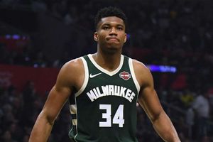 Giannis & Bucks silence Zion's Pelicans, LeBron leads Lakers
