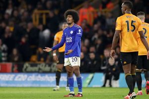 Wolves 0-0 Leicester City: VAR rules out Boly header in stalemate