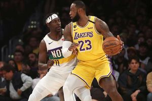 LeBron leads Lakers to sixth straight win, Bucks reach 50 victories