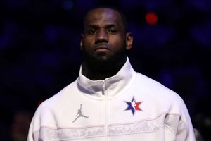 LeBron James surpasses Kobe Bryant in All-Star milestone