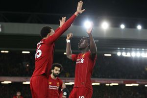 Liverpool 3-2 West Ham: Mane completes comeback as Reds match Man City record
