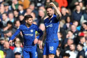 Chelsea 2-1 Tottenham: Giroud and Alonso on target in first win in five