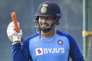 Sehwag questions Pant's exclusion from playing XI in New Zealand T20I series