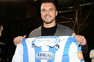 Former Juventus and Manchester City forward Bojinov sent off before debut
