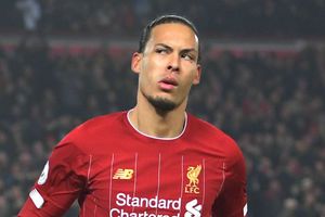 Rumour Has It: Juventus planning record Virgil van Dijk raid