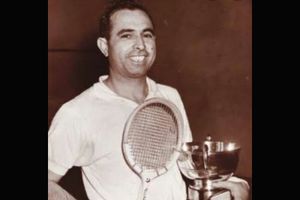 Pakistani squash legend Azam Khan dies of coronavirus in London