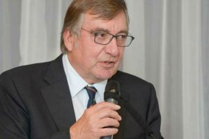 Lancashire chairman David Hodgkiss dies after contracting Coronavirus