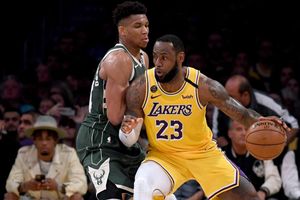 LeBron Lakers' take down Giannis & Bucks to clinch playoff spot, Baynes makes history