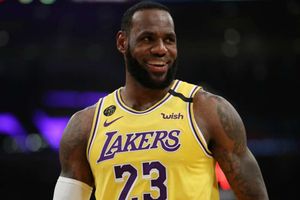 LeBron James becomes third player in NBA history to reach points milestone