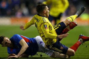 Arsenal midfielder Torreira suffers fractured ankle