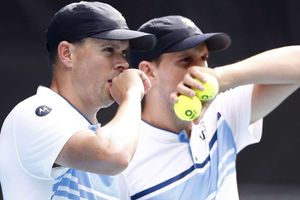 Bryan brothers see the USA into Davis Cup Finals, Colombia beat Argentina