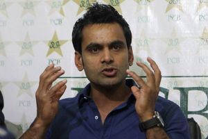 Mohammad Hafeez takes a dig at tainted Sharjeel Khan's comeback