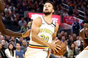 Warriors' Stephen Curry out with the flu, not showing signs of coronavirus