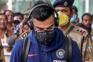 Coronavirus effect? Virat Kohli denies selfie to a fan - Watch