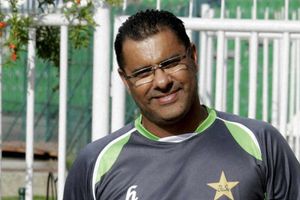 Waqar Younis offers to resign as Pakistan bowling coach if he does not achieve goals